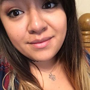 Meet your Posher, Manuela